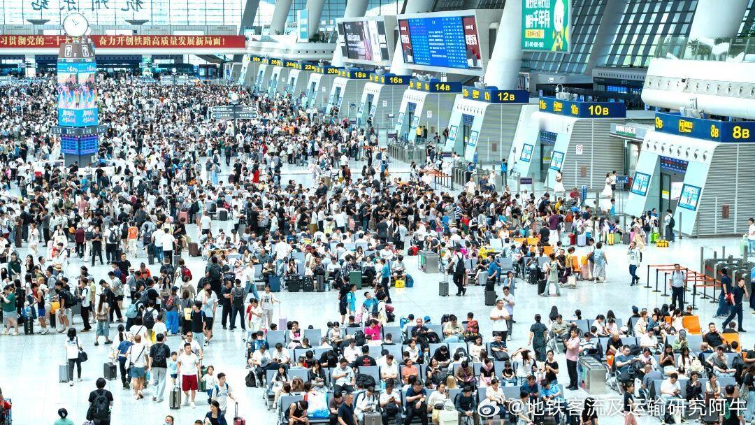 【中国铁路 9.54亿人次！2026年铁路暑运圆满收官】8月31日，2026年为