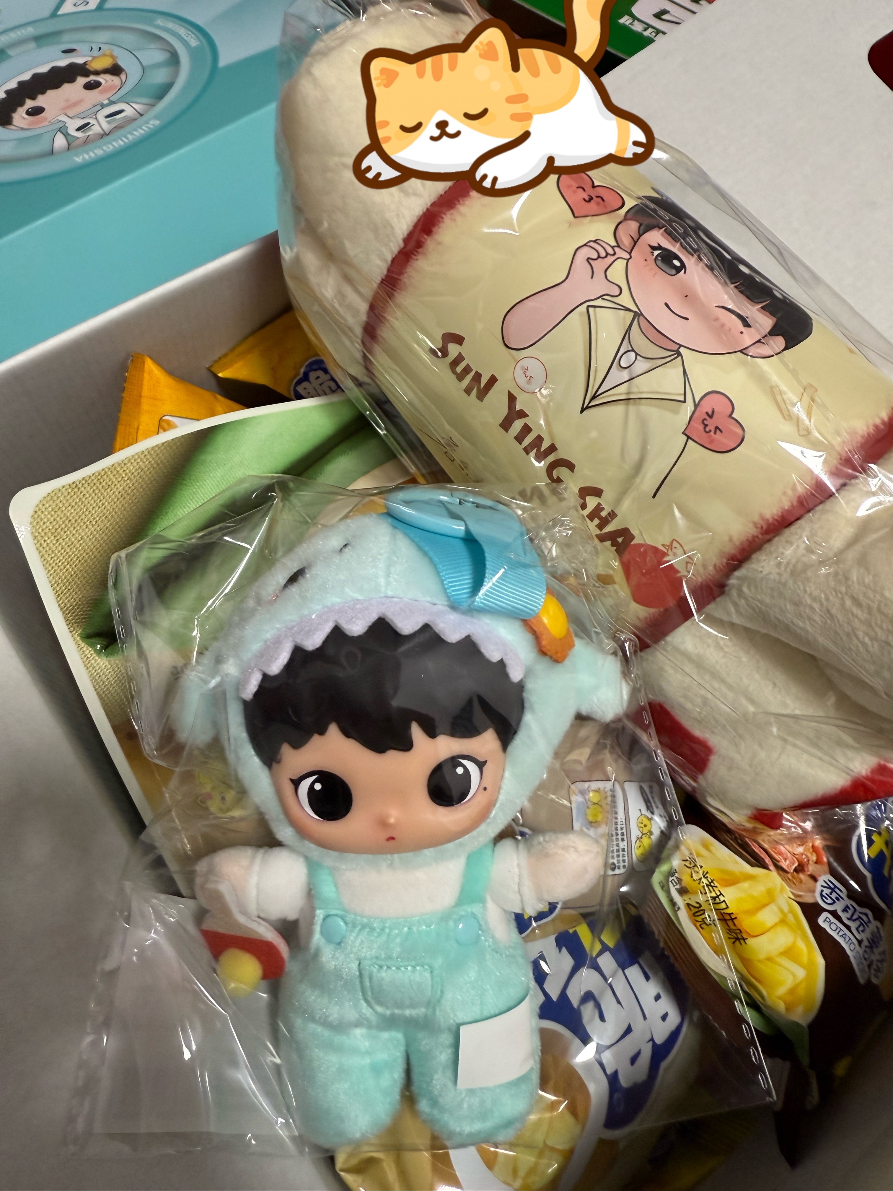 刚刚才拆快递太可爱了吧一个收着一个挂包上