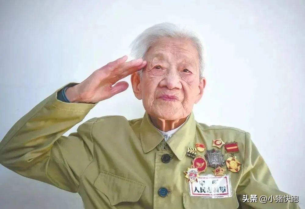 王清珍（1936—2023），生平：生于武汉，14岁参军，15岁入朝参战，在上甘