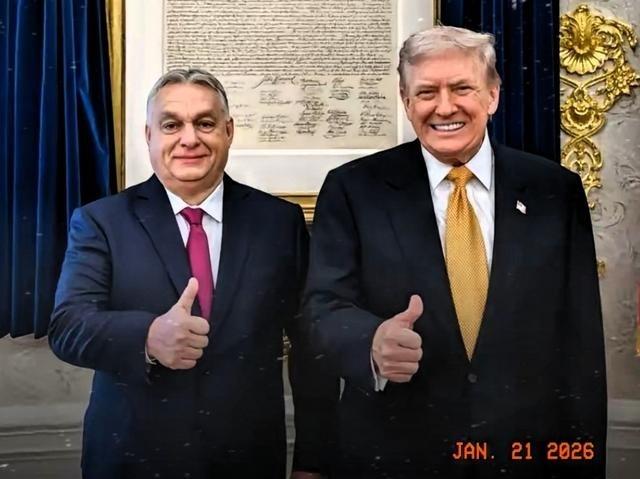 特朗普他在社交媒体转发的一个帖子里发文表示，我们的敌人不是中国和俄罗斯，我们的敌