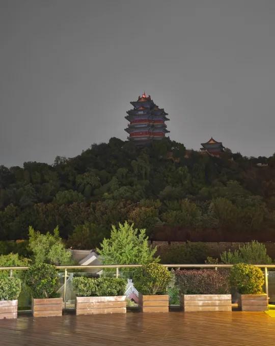 下关随拍
下关作为南京主城中旅游资源相当丰富的片区，拥有大桥、火车主题公园、中山