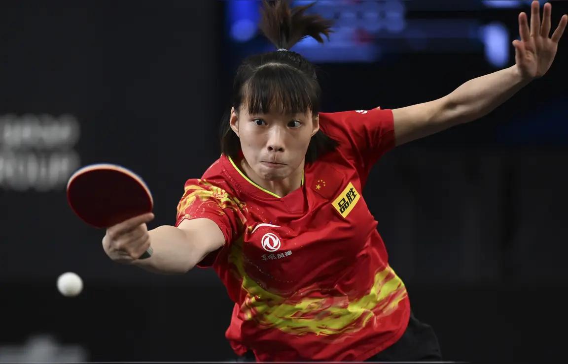 石洵瑶大赛小赛都参战，为什么世界排名上不去？石洵瑶是国乒女选手参赛最多者之一。她