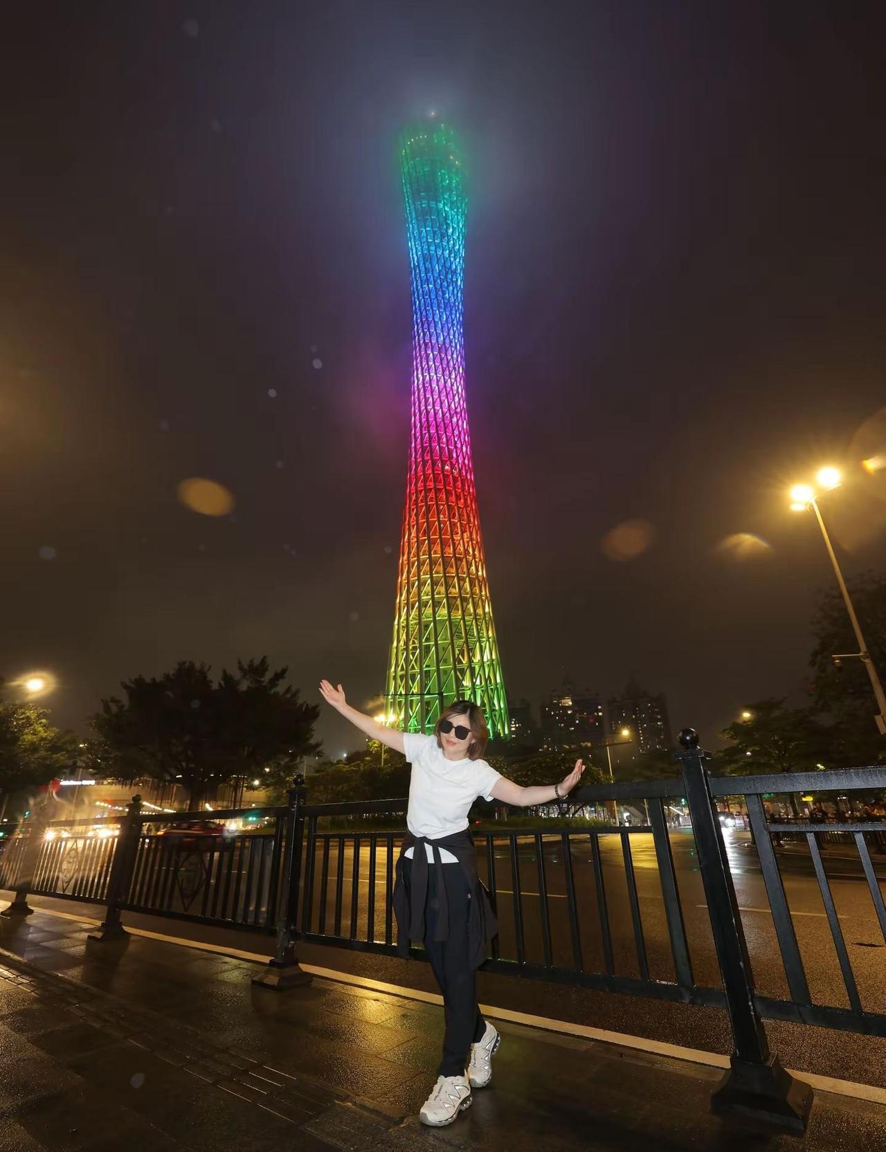 广州塔夜景 我在广州塔等风也在等你 雨夜广州塔
