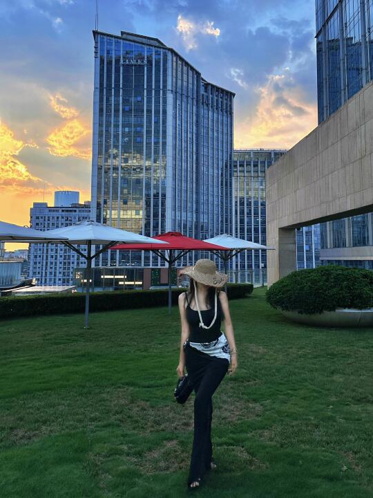 一点也不夸张 身材真不错✘