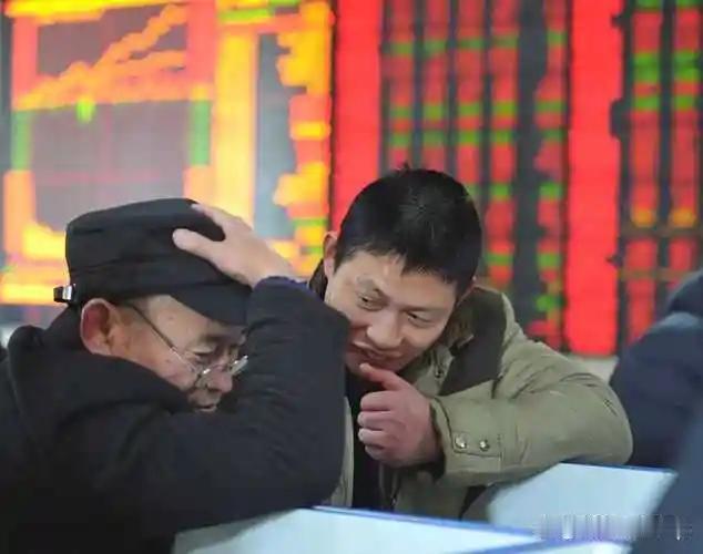 A股单日大跌，沪指失守3800点，5000股飘绿超200股跌停，牛市的底气还在吗