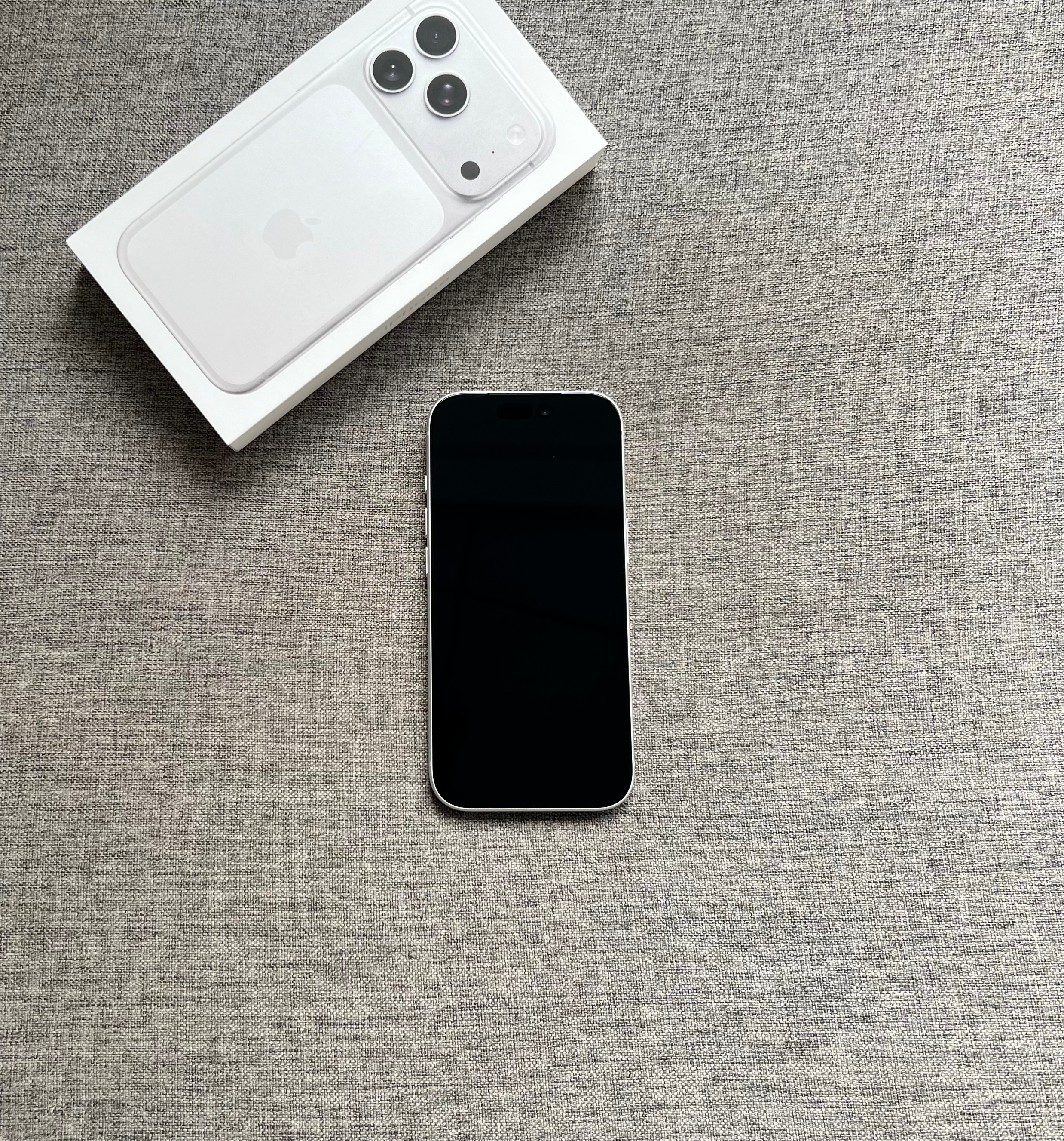 国行iPhone17 Pro 256G 银色，99新全套带票，🔋仅循环25次，