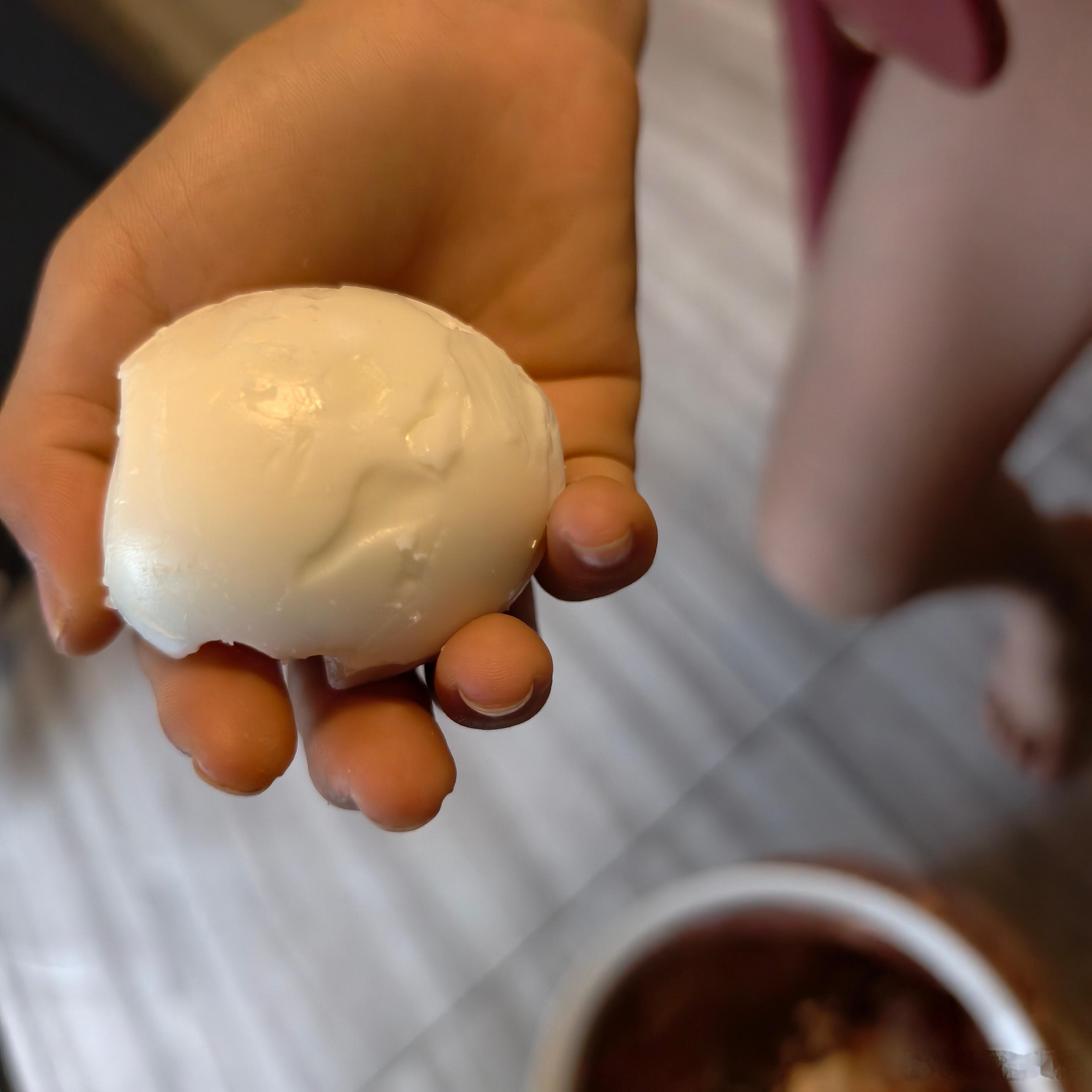 我煮的蛋🥚永远不好剥狗南人看到就骂他说算了你还是别煮了，你还是去给孩子辅导作业