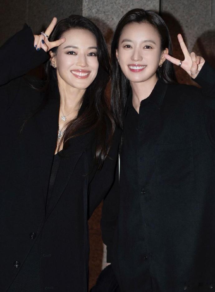 舒淇韩孝周好美两张脸 舒淇韩孝周同框比耶照真的是对我的眼睛也太友好了呀，好美的两