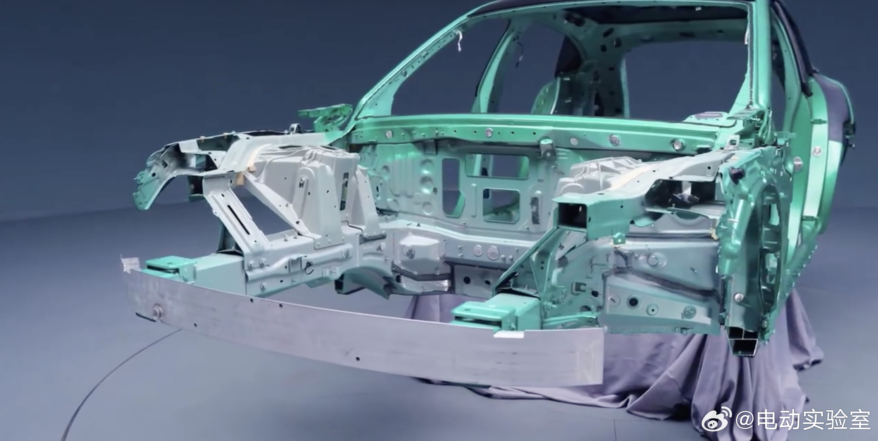 小米YU7全网首拆 作为体验过SU7与YU7的人，我只想说小米的这两台车无论是从