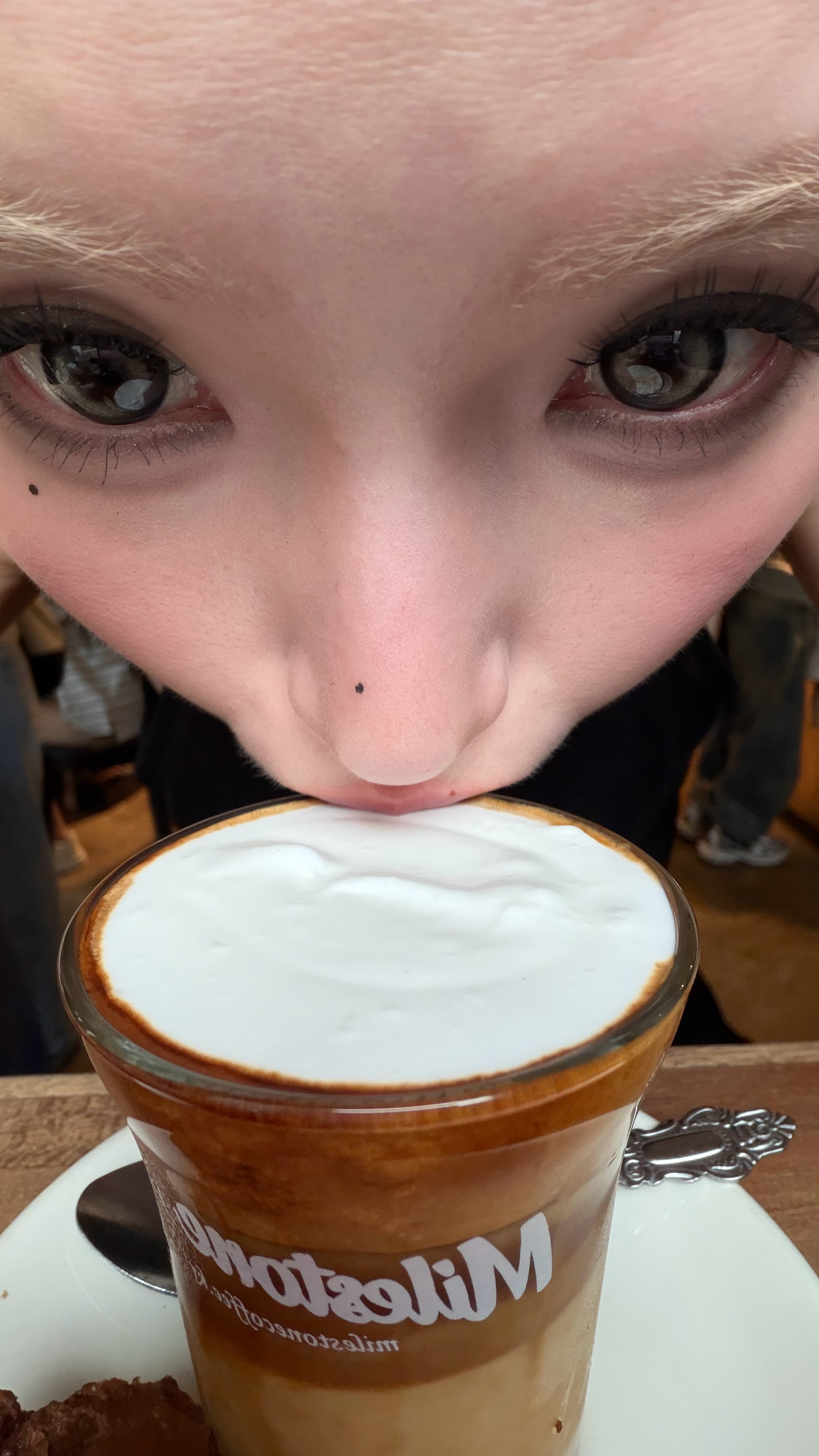 逛到好多照片忘开live崩溃了。又喝到维也纳了～干杯！这个柚子9好喝！今日战绩一