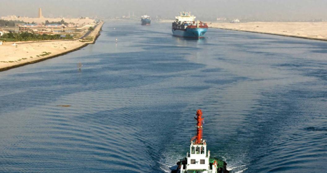 全球航运圈最近出了件大事，那些之前说什么都不走红海的船公司，突然集体变脸了。法国