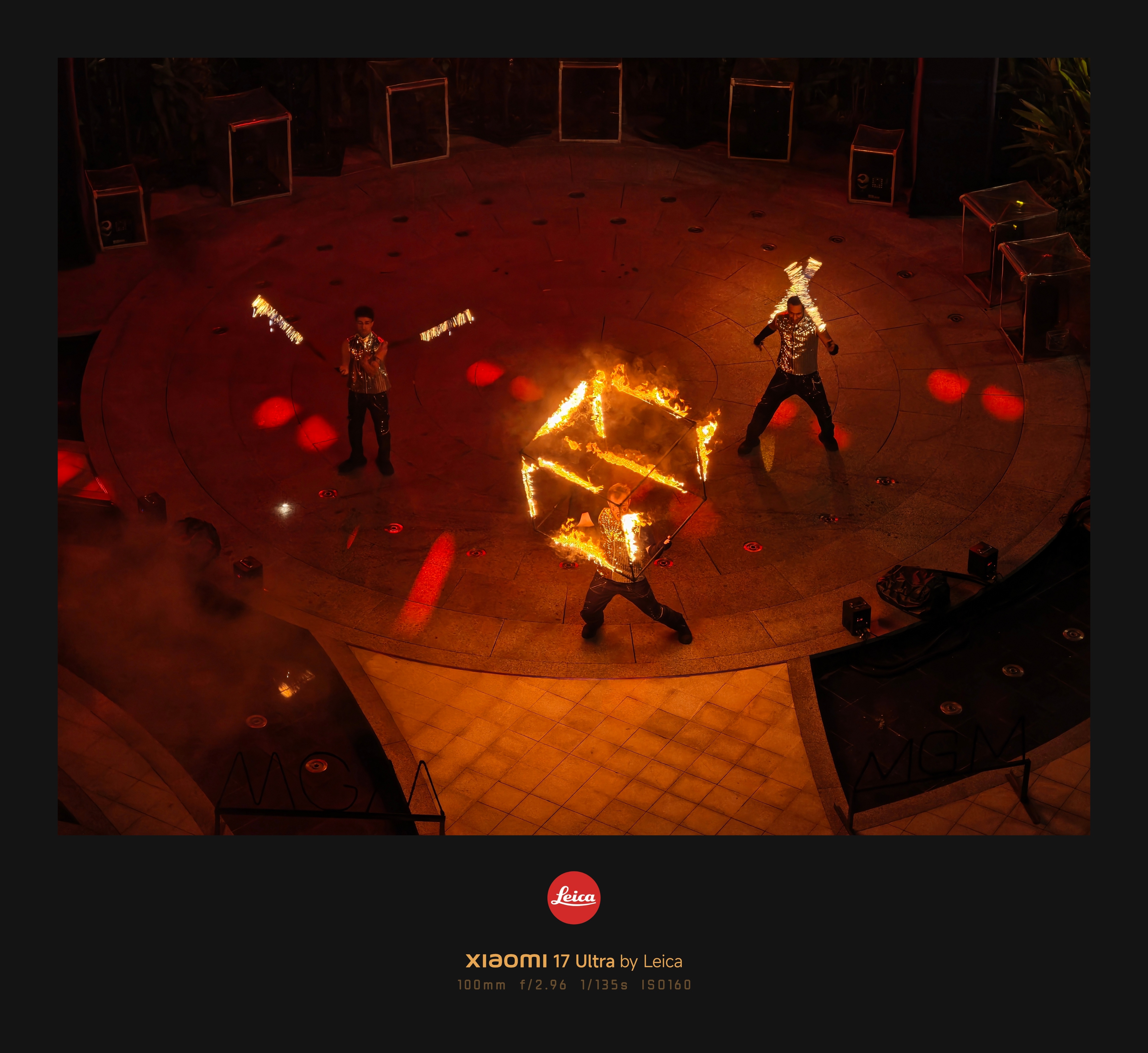 小米17Ultra首发评测 这一代的夜景长焦表现要好很多。 