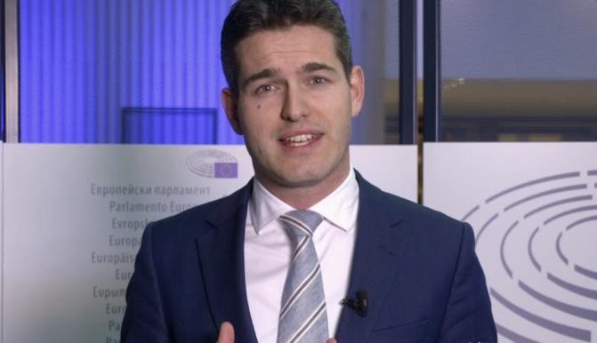 特朗普刚宣布5月访华，西班牙首相桑切斯的访华行程还没落地，荷兰首相耶滕已经把电话