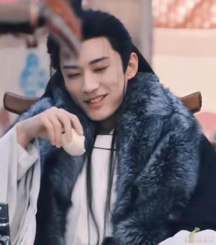 男主角长得这么帅，手指却这么好笑网友：他的手指咋跟脚趾似的 ​​​