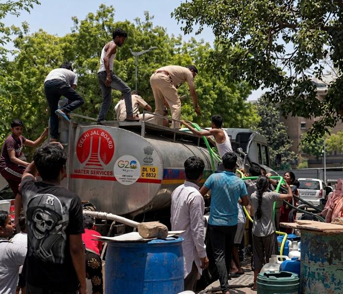 极端高温正迫使600万印度人不得不加速移民

前两天看了一组离谱的数据，孟买那些