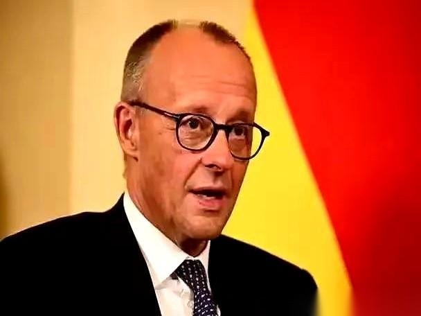 翻开中国网最近的一篇专文报道，德国当下的种种动作，正透出一股让人极度眼熟的火药味
