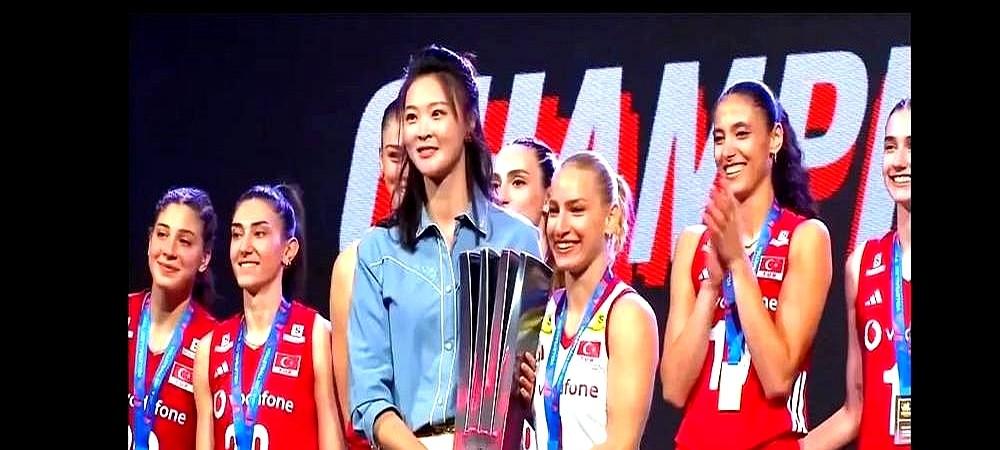 直接拿下世联赛主攻得分王，这算“胡闹”？

中国女排输了一场球，教练赵勇被骂惨了