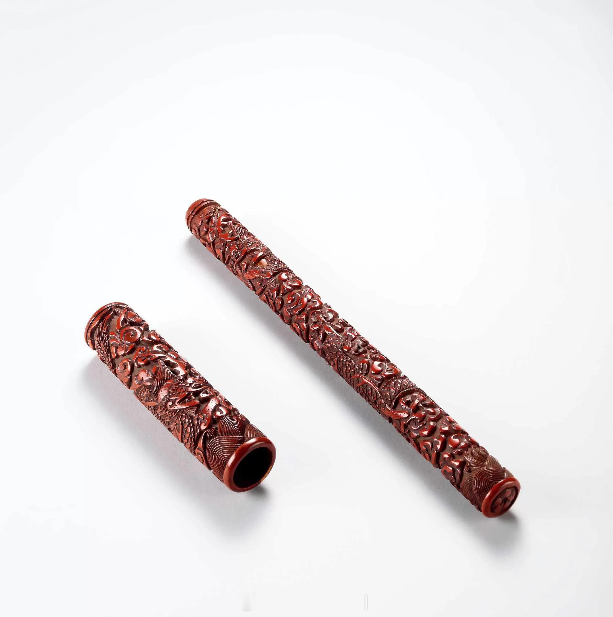 髹饰录 | 明晚期 剔红云龙纹笔管备注：日本藏家旧藏笔管通体髹红漆，雕云龙纹，漆