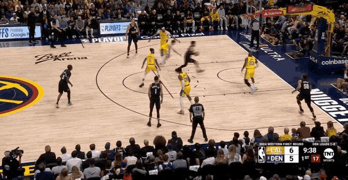 本赛季NBA目前为止最精彩的一记盖帽诞生了，詹姆斯大帽掘金默里单手劈扣，默里绝对