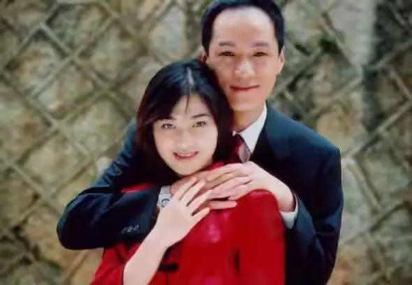 冯远征
梁丹妮
夫妻照