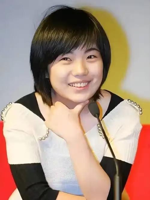 白就是白。黑就是黑！蒋方舟被中国人民大学撤销硕士学位。之前她应该庆幸躲过一劫，仅
