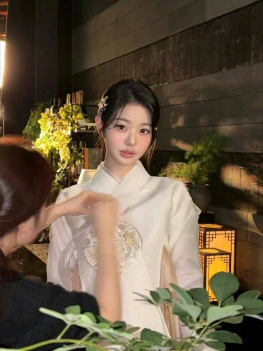 标准的美🥹让张元英穿韩服完全正确✔