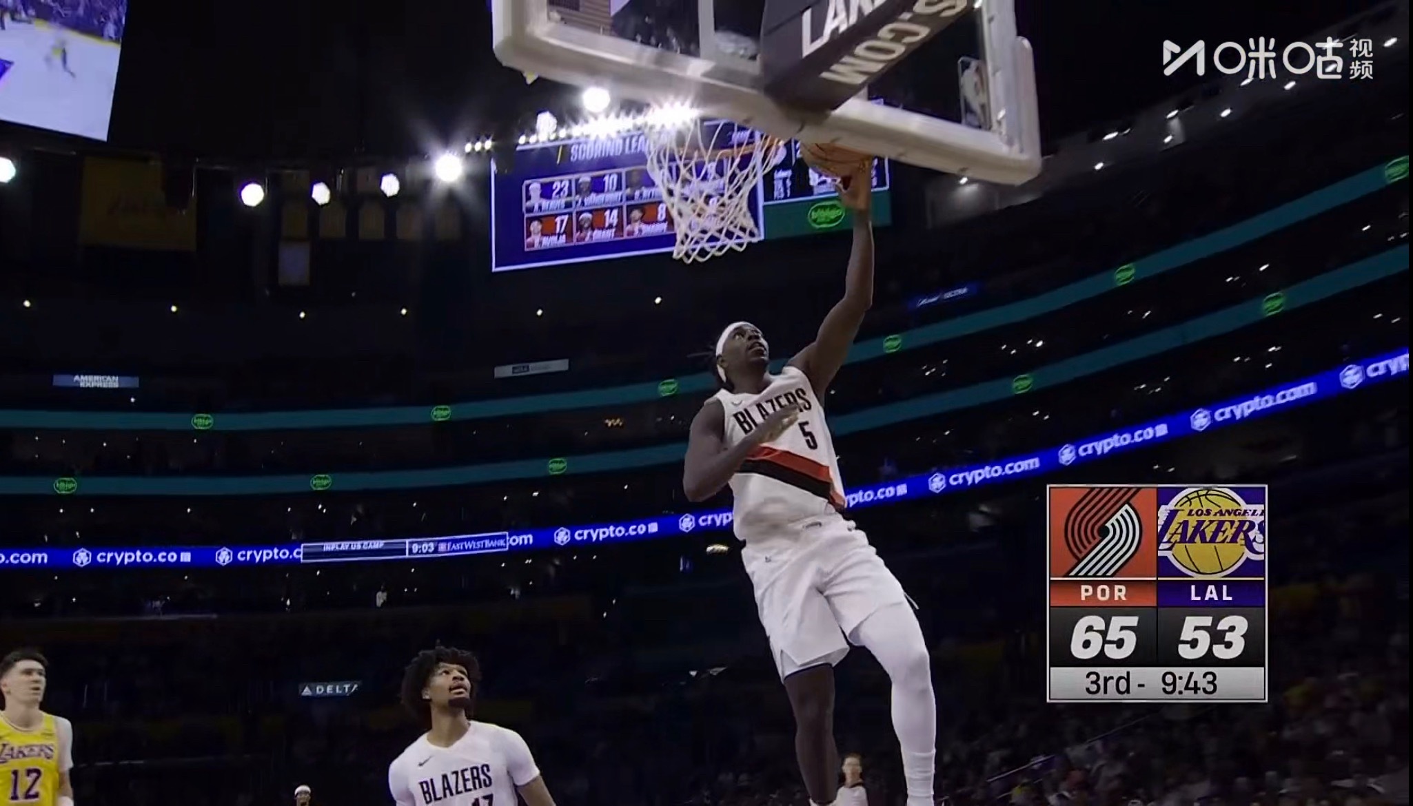 艾顿4犯，开拓者领先到12分。 ​​​