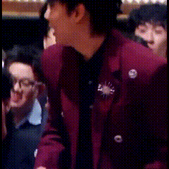 又看了一遍颁奖典礼，呢高越得奖，第一反应是看他哥我真不中了，眼里完全没有自己得奖