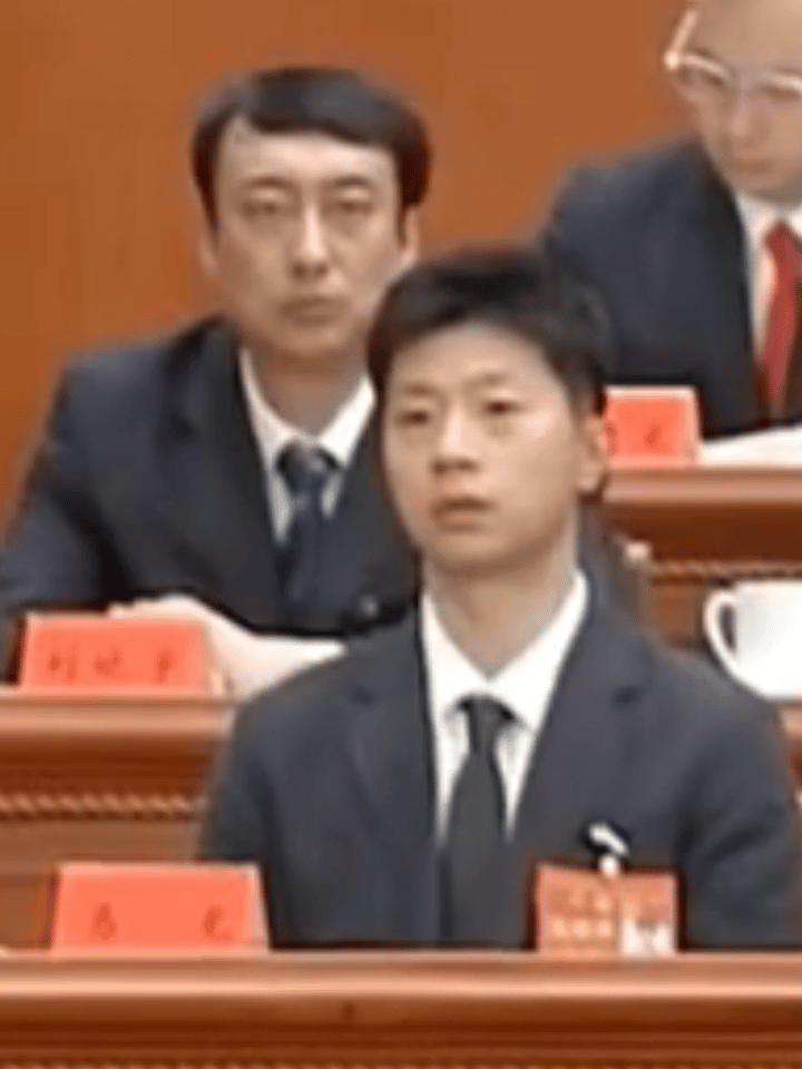马龙登上新闻联播 马龙，用实力书写传奇，用拼搏诠释榜样力量，年轻人的楷模，当之无