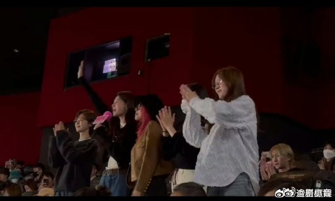 金晨新片首映礼浪姐团建  在金晨新电影骗骗喜欢你的首映礼现场看到了第一季的浪姐们