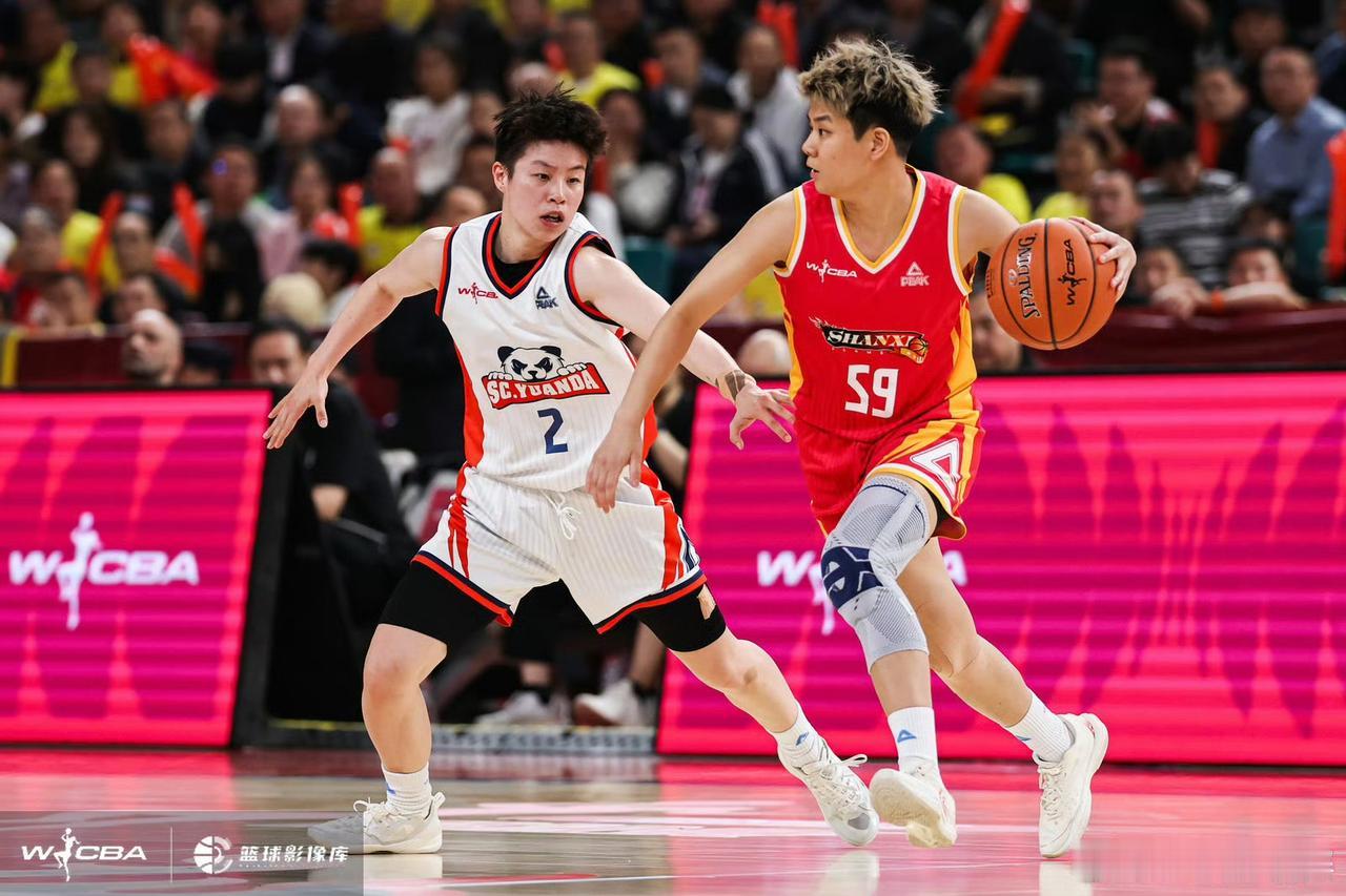 四川女篮只管实力说话，勿在意其它

我这样说，是因为在山西女篮主场的两轮总决赛上