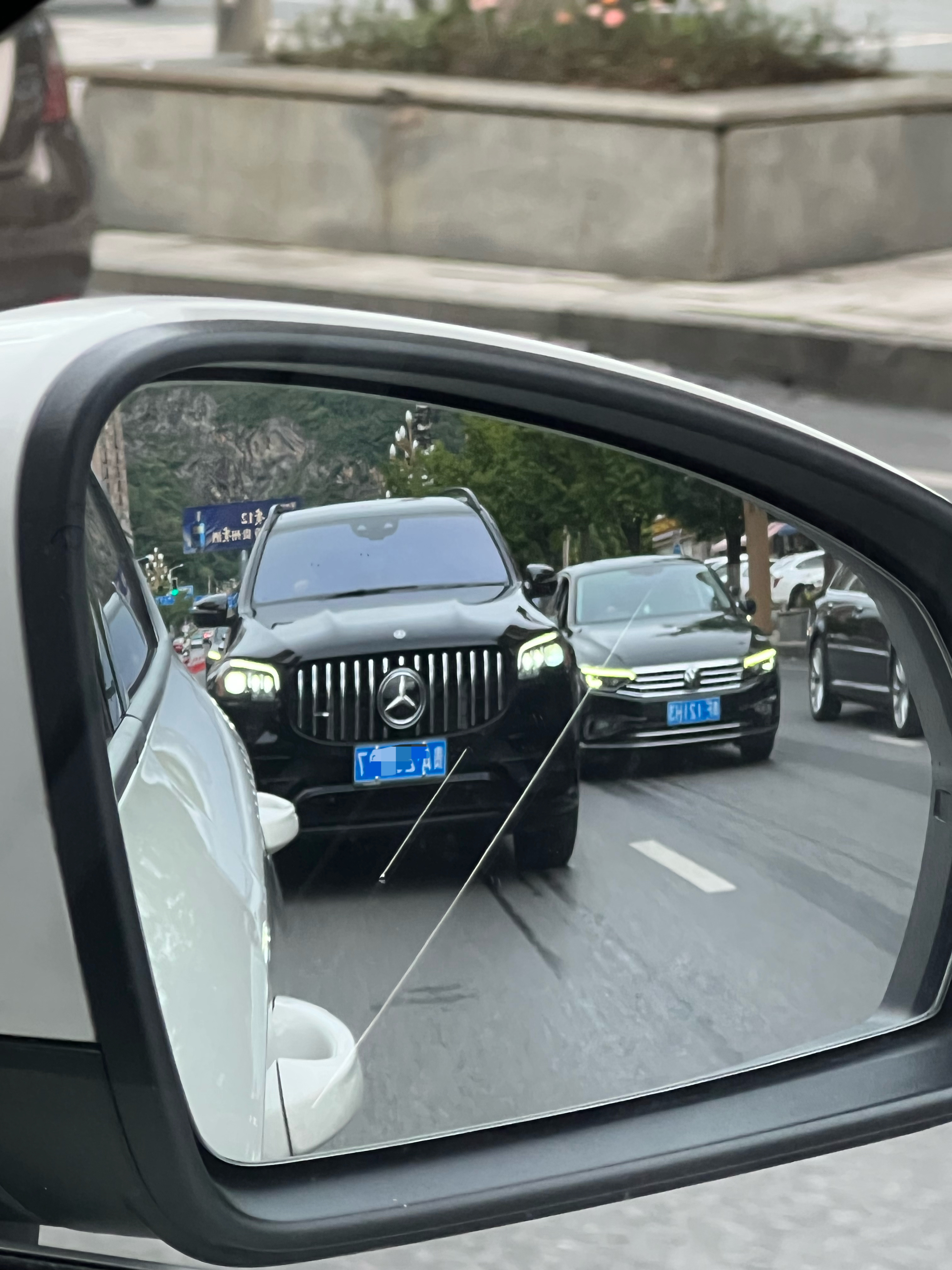 我一个专业卖车的，愣是没分出来这个是不是真假63 AMG  ​​​