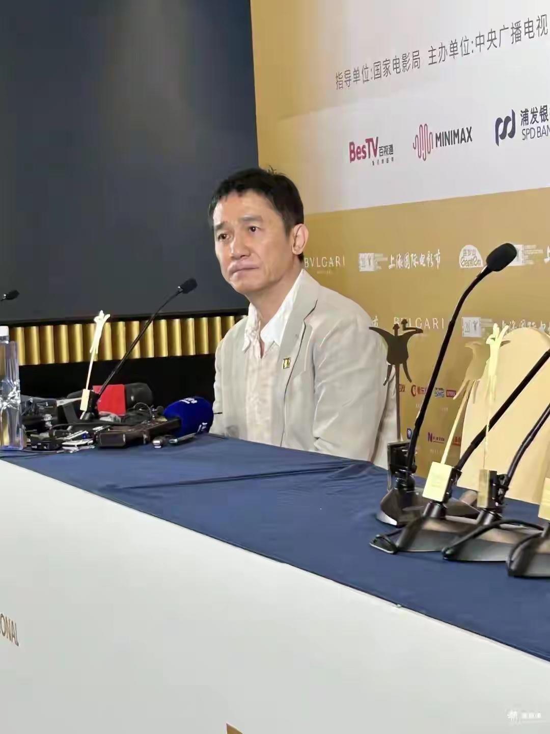 曾经的男神，如今也老了