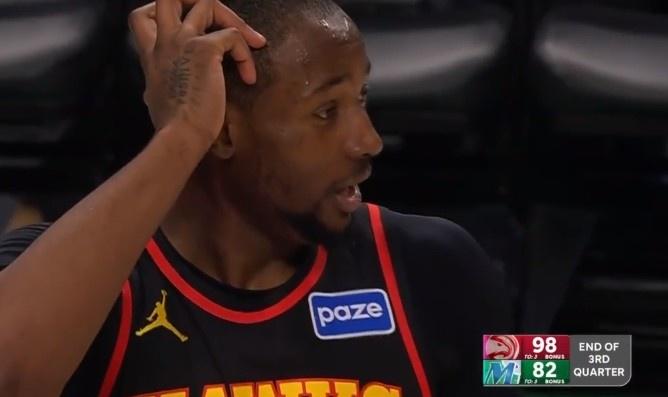 库明加现在真是一顺百顺……
今天老鹰对阵独行侠的比赛中，库明加扔进了一个不可思议