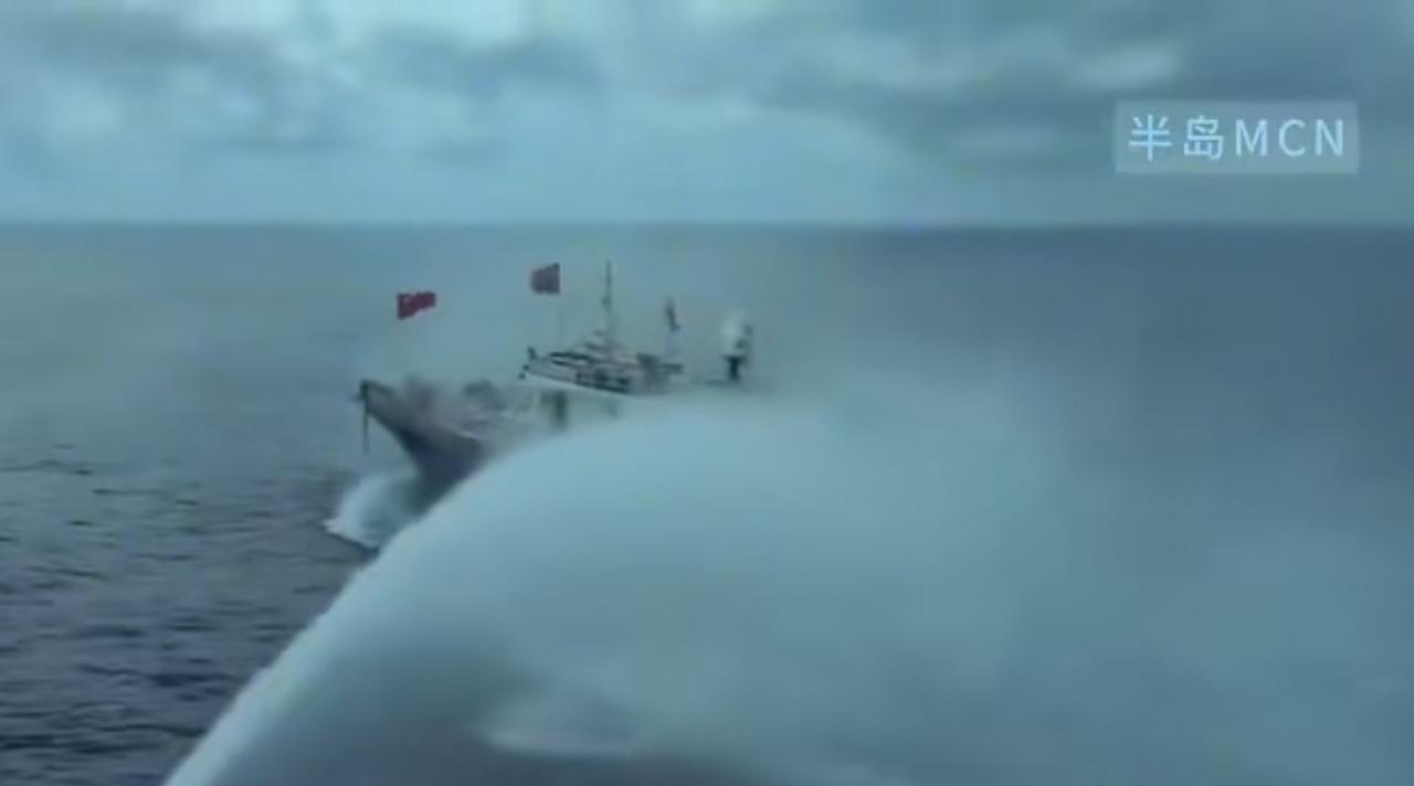 风浪中的尊严，不是靠一时冲动赢来的

“台湾海巡船又用水炮驱赶大陆渔船？”消息传