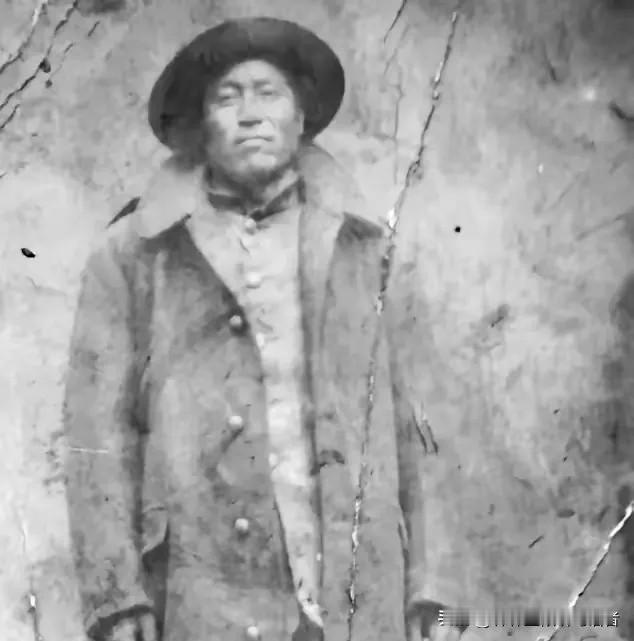 1933年9月，东北义勇军32路军司令吴青霖与日军血战3天3夜，弹尽粮绝受伤被俘