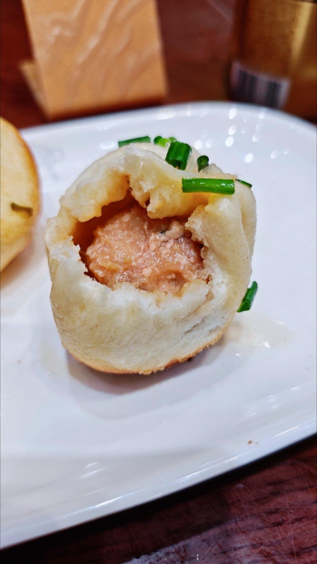 吃点蟹粉鲜肉生煎 好了直接干活了 上海·裕兴记·蟹黄面(世纪汇店)
