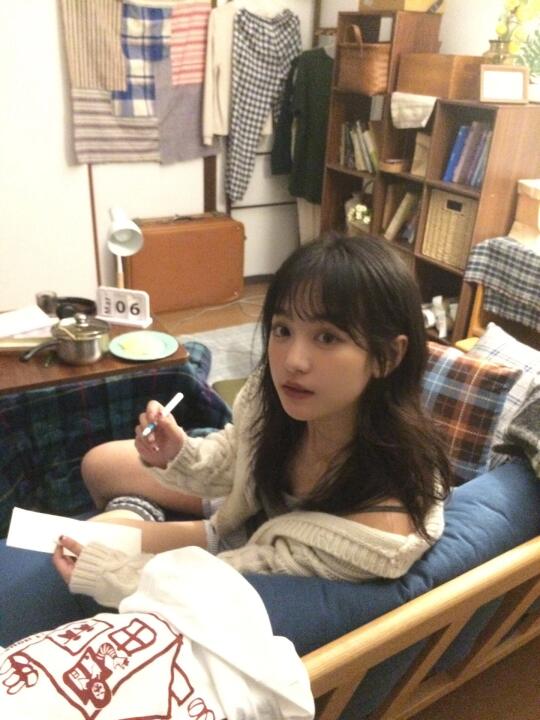 老婆们，他拍好还是自拍好呀？