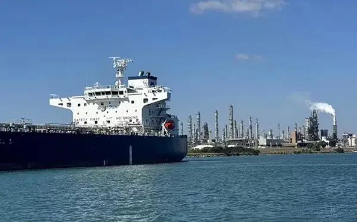 伊朗正式宣布：所有过霍尔木兹海峡的船都得交钱，而且不收美元、人民币、英镑、欧元，