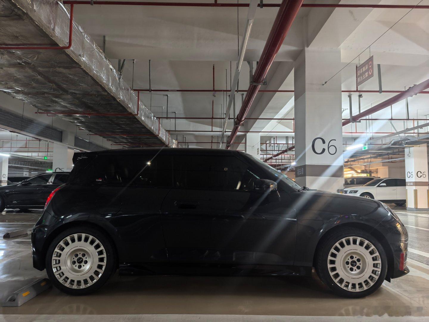 给我的电动JCW换了一套原厂复古圈，这感觉一下就对了