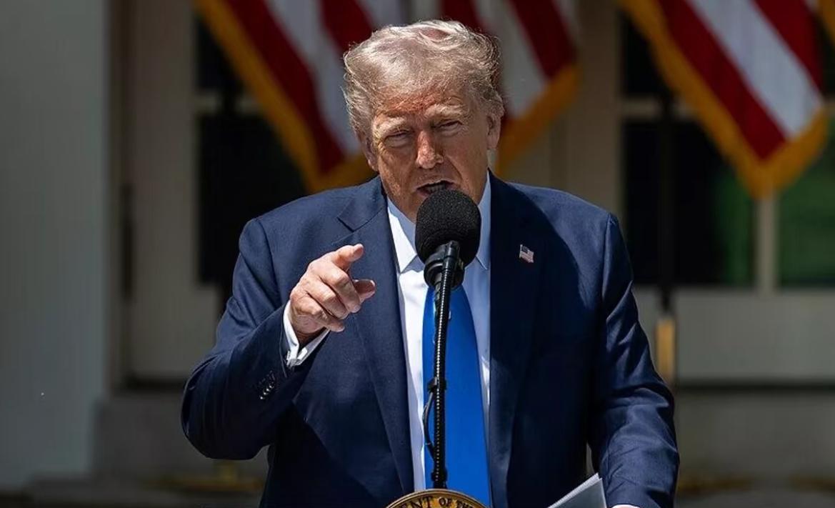 近几日，特朗普向东方大国释放“善意”烟花信号，称“东方大国有权做自己想做的事”，