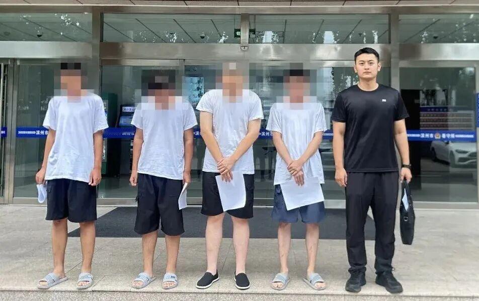 挽损19万元！滨州邹平公安成功打掉入室盗窃团伙
 
近日，山东滨州邹平公安成功侦