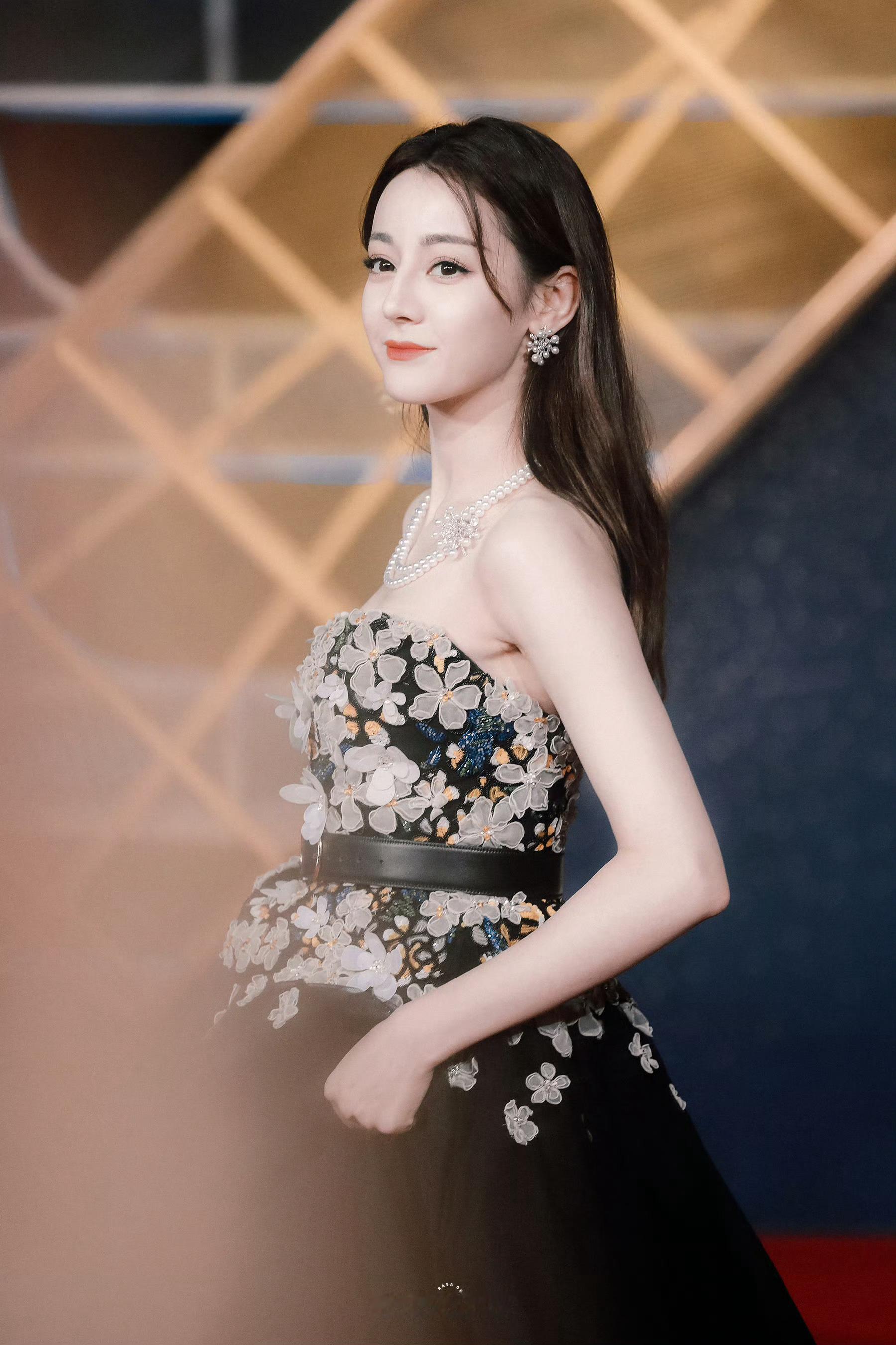 迪丽热巴迪丽热巴钰珑 dlrb 迪丽热巴功夫女足 dlrb 迪丽热巴卫蓝“以前做