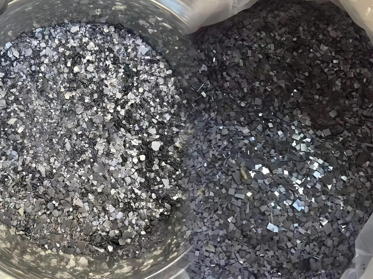 刚刷到个通报，盯着屏幕愣了半天，实在没盘明白这帮人的脑回路。

一家上市公司的副