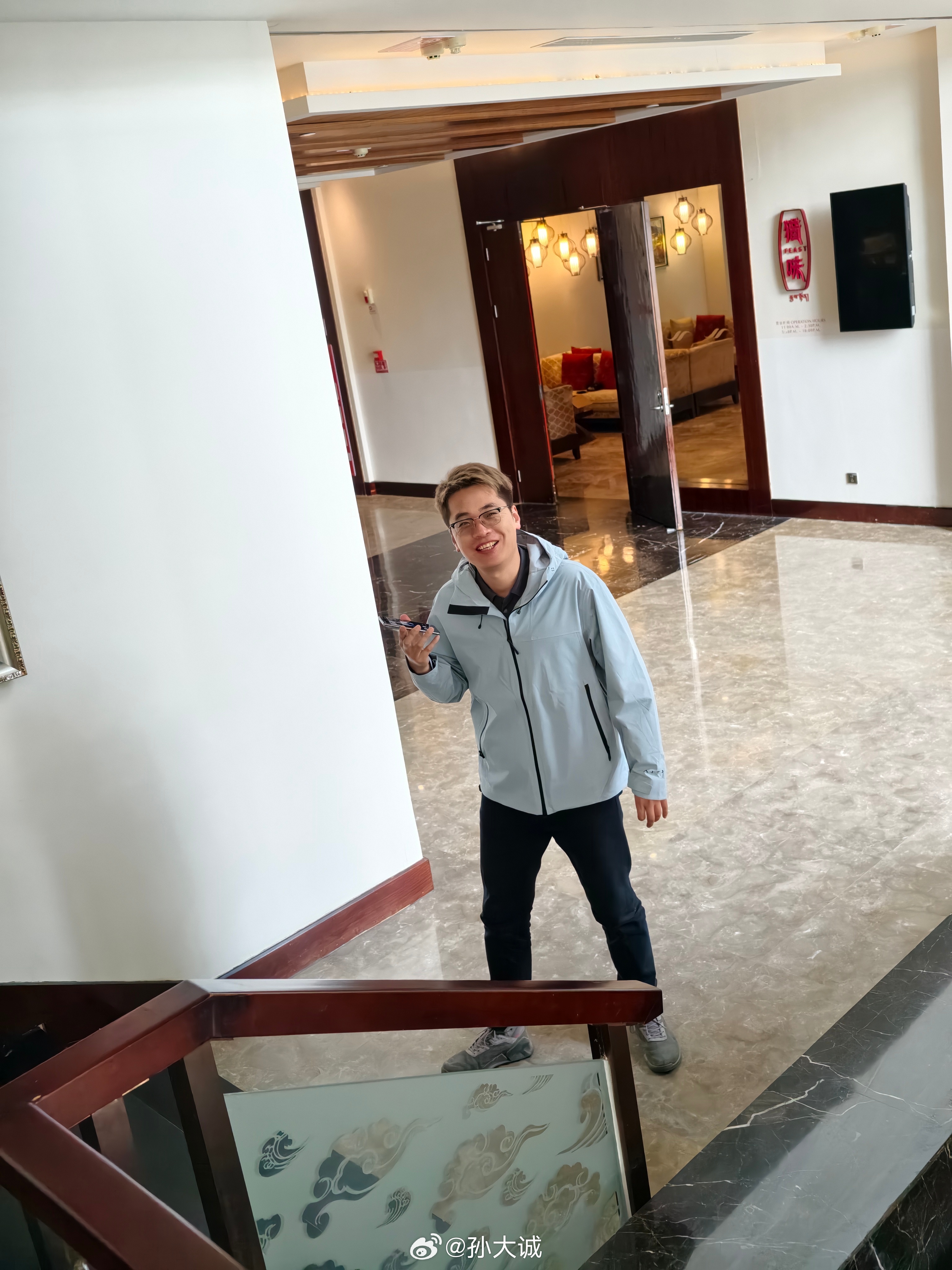 又在林芝见到了说来也巧，傍晚拉了三人语音说着说着，我现实中的声音和电话里重叠了原