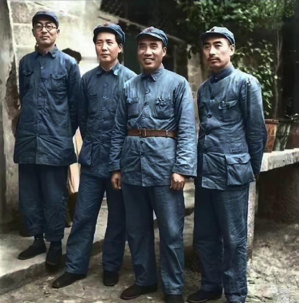 在那个艰苦卓绝的年代，一代伟人为了中华民族的翻身解放事业，他们历经千辛万苦，苦难