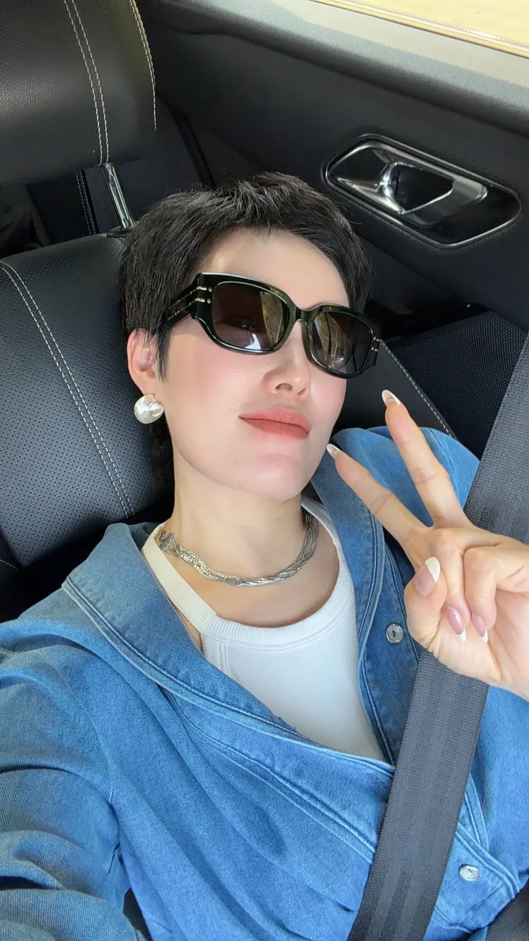 最硬的后台，是账户余额！ 最稳的安全感，是凡事靠自己 你可以什么都听...