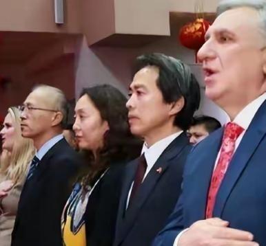 乌克兰独立后，大量科学家被中国“接纳”，而这些科学家来到中国后，不少人第一个要求