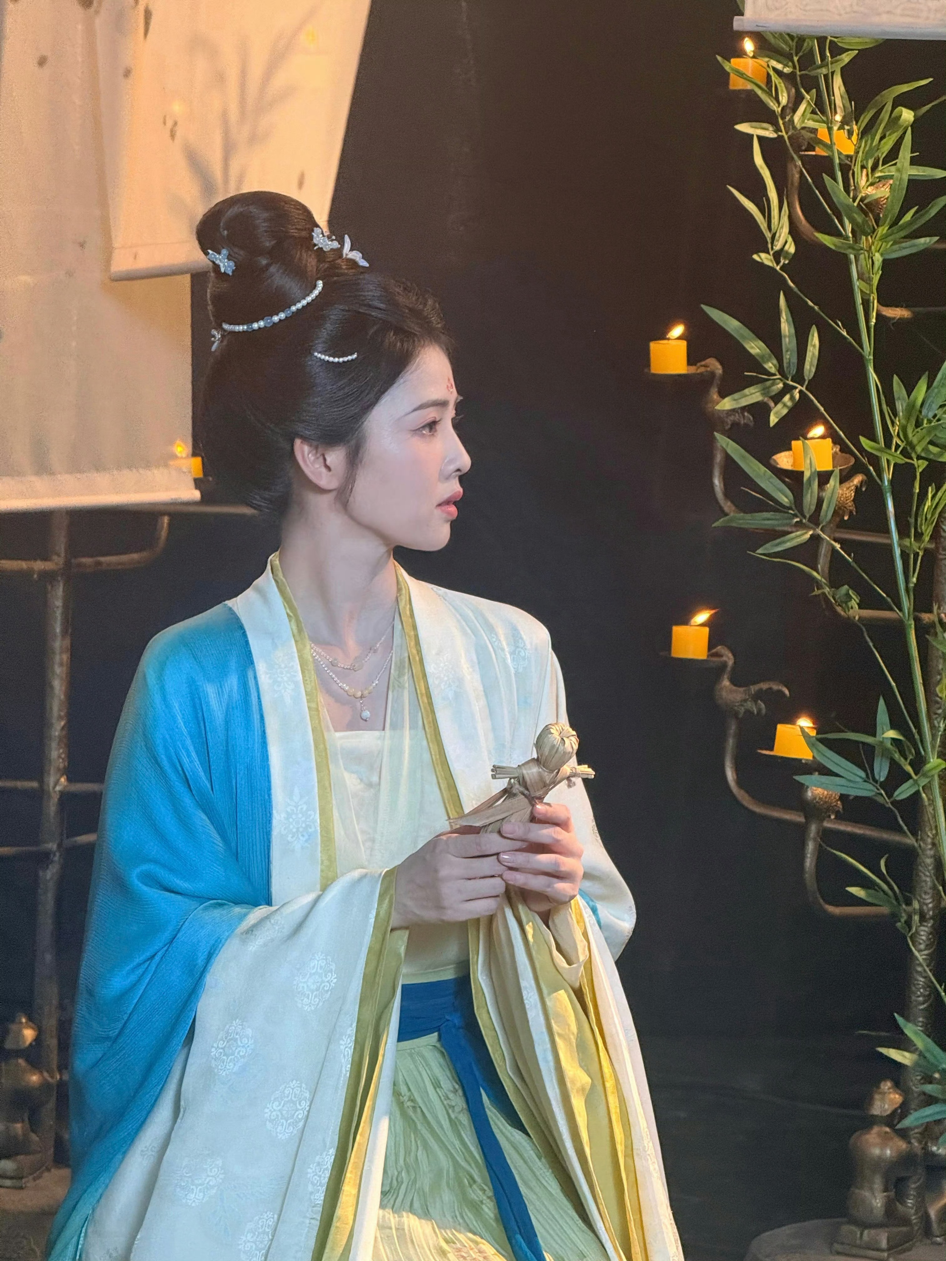 莫离  🩵白鹿叶璃﻿ 🩵白鹿莫离﻿ ﻿ “在遥远的追梦途中 你成为了我的光。
