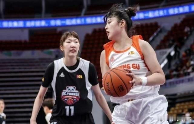 拒绝国手扎堆！WCBA联赛将制定工资帽！

据媒体人“我爱女篮”透露，为防止国手